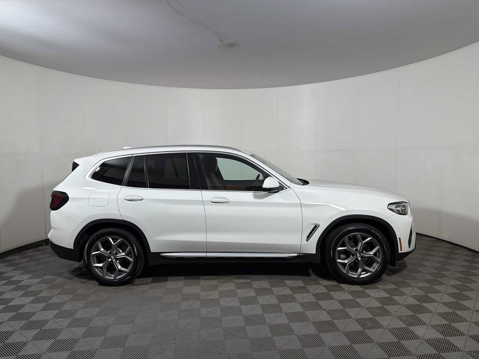 Used 2024 BMW X3 xDrive30i w/ Convenience Package w/ZPA AWD/4WD image 7
