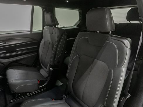 Used 2024 Jeep Grand Cherokee L Laredo AWD/4WD image 23