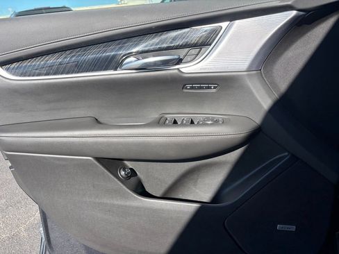 Used 2023 Cadillac XT6 Premium Luxury AWD/4WD image 28