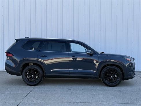 Used 2025 Toyota Grand Highlander AWD image 3