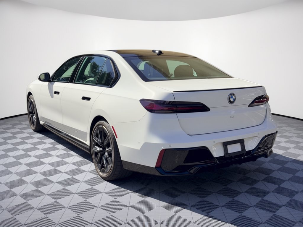Used 2024 BMW i7 xDrive60 w/ Premium Package AWD/4WD image 3