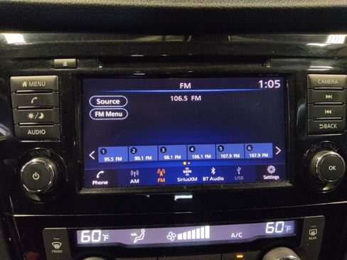 Used 2020 Nissan Rogue SV FWD image 25