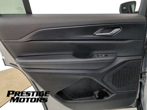 Used 2023 Jeep Grand Cherokee L Laredo w/ Luxury Tech Group I AWD/4WD image 25