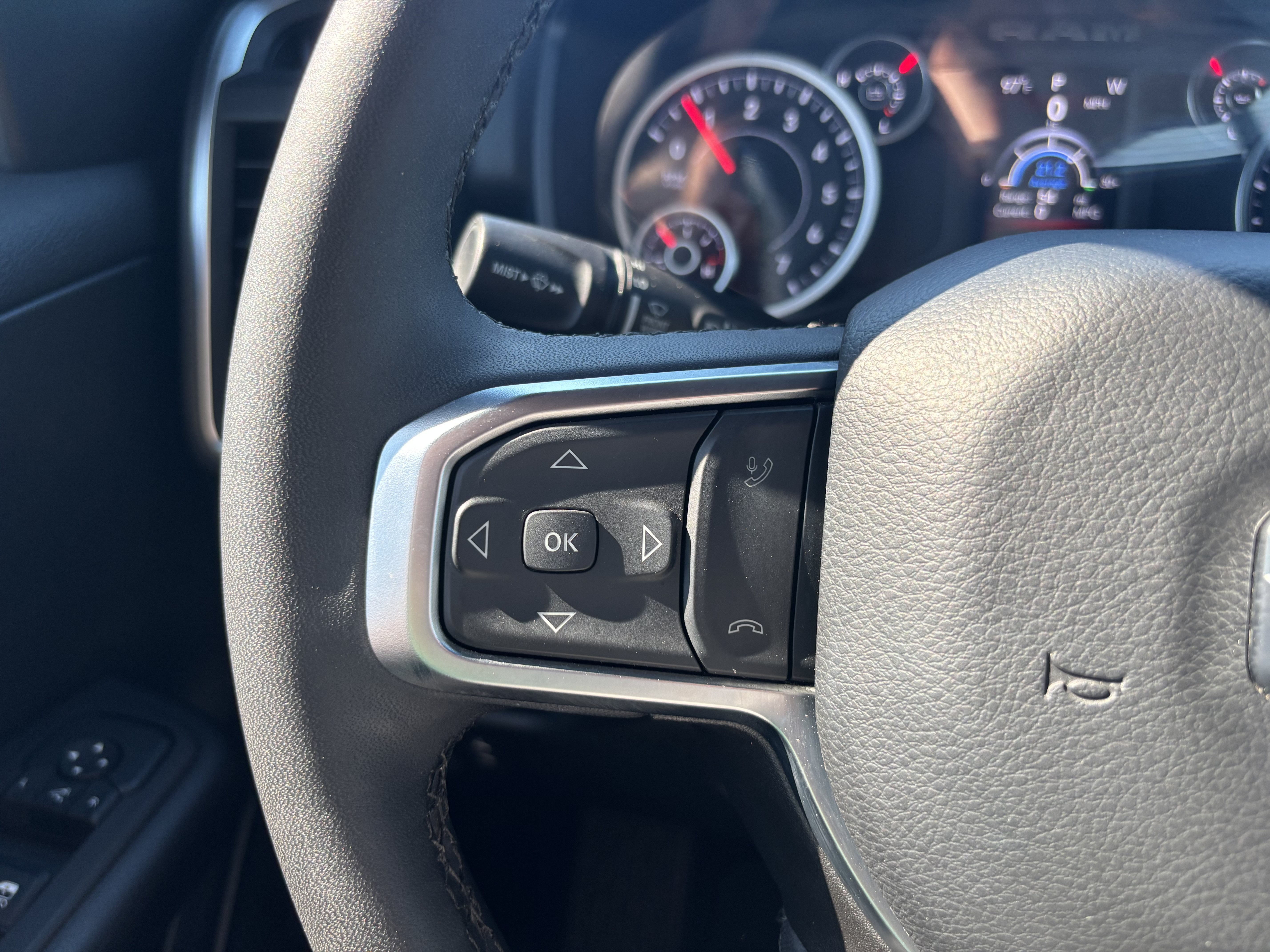 Used 2025 RAM 1500 Big Horn AWD/4WD image 21