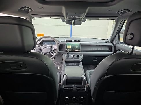 Used 2022 Land Rover Defender 90 V8 AWD/4WD image 18