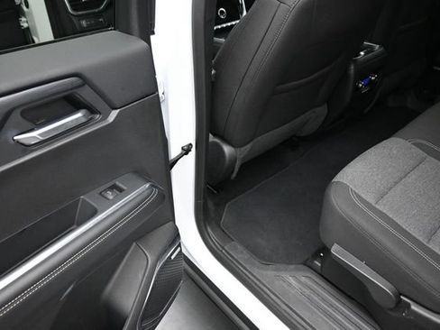 Used 2025 GMC Acadia Elevation FWD image 12