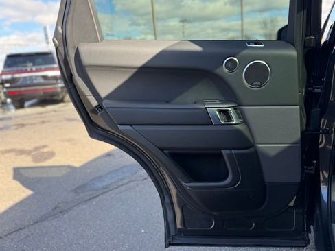 Used 2022 Land Rover Range Rover Sport HST image 17