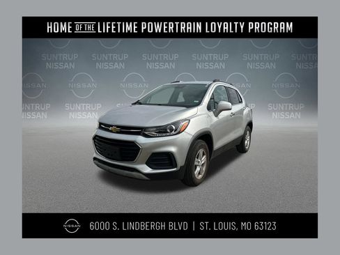 Used 2017 Chevrolet Trax LT w/ LT Convenience Package AWD/4WD image 1
