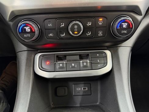 Used 2023 GMC Acadia SLE w/ Driver Convenience Package image 31