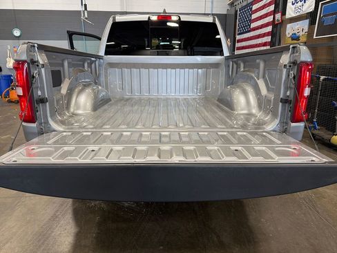 Used 2025 RAM 1500 Big Horn AWD/4WD image 17