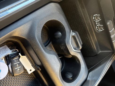 Used 2024 RAM 1500 Laramie image 19