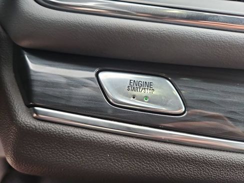 Used 2022 Buick Enclave Premium FWD image 16