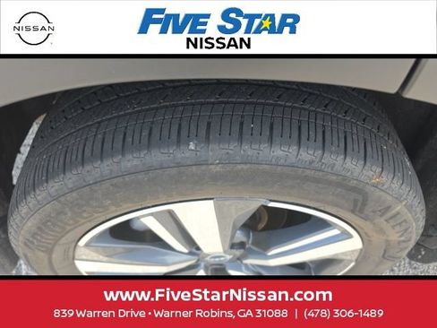 Used 2024 Nissan Rogue SL w/ SL Premium Package AWD/4WD image 8
