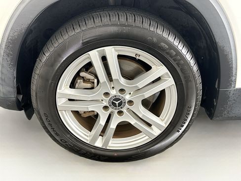 Used 2023 Mercedes-Benz GLB 250 4MATIC image 11
