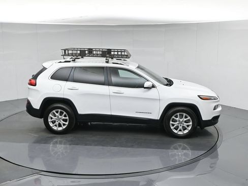 Used 2017 Jeep Cherokee Latitude FWD image 55