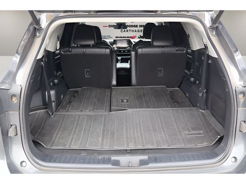 Used 2021 Toyota Highlander XLE AWD/4WD image 27