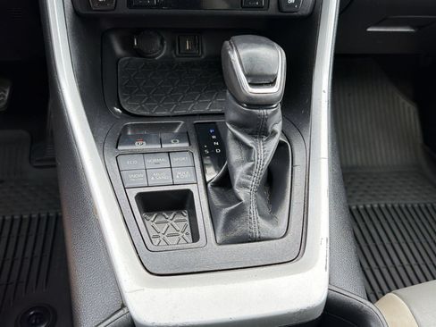 Certified 2021 Toyota RAV4 XLE Premium AWD/4WD image 20
