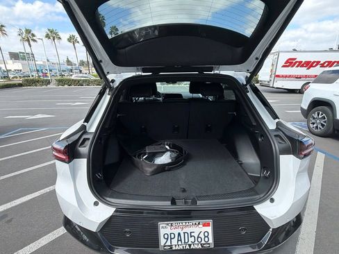 Used 2024 Chevrolet Equinox EV LT FWD image 20