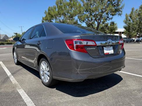 Used 2014 Toyota Camry XLE w/ Moonroof Package FWD image 4