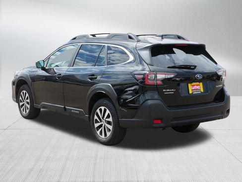 Used 2025 Subaru Outback Premium AWD/4WD image 5
