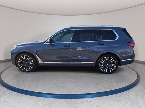 New 2026 BMW X7 xDrive40i w/ Premium Package image 8