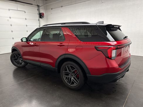 Used 2025 Ford Explorer ST w/ Sun And Sound Package AWD/4WD image 7