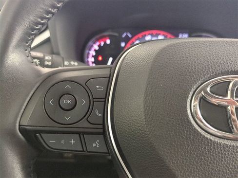 Used 2023 Toyota RAV4 XLE Premium image 31