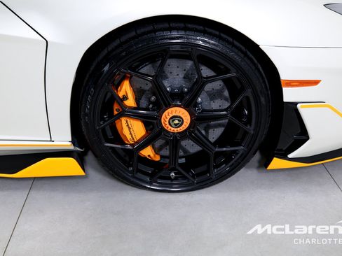 Used 2021 Lamborghini Aventador SVJ AWD/4WD image 34