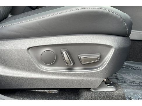 Used 2026 Toyota Crown Nightshade image 23