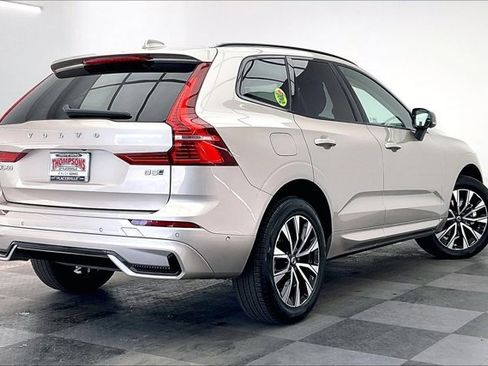 Used 2025 Volvo XC60 B5 Plus image 13