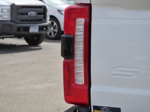 Used 2023 Ford F250 Lariat w/ Lariat Ultimate Package AWD/4WD image 12