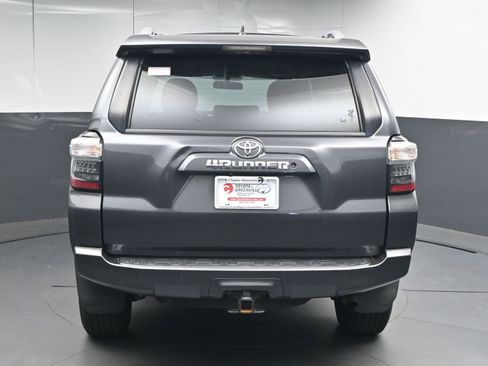 Used 2016 Toyota 4Runner SR5 image 2
