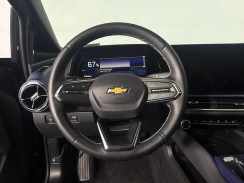 Used 2026 Chevrolet Equinox EV LT FWD image 17