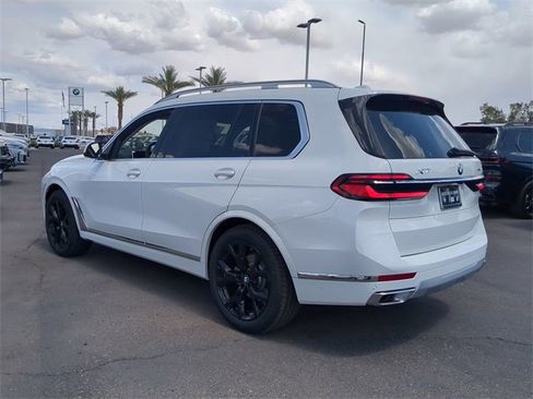 New 2025 BMW X7 xDrive40i w/ Premium Package image 8