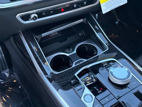 New 2026 BMW X7 M60i image 24