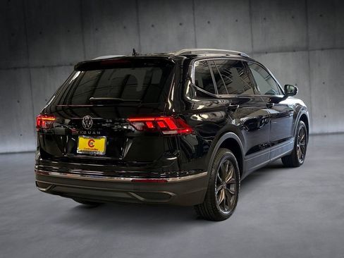Used 2023 Volkswagen Tiguan SE FWD image 5