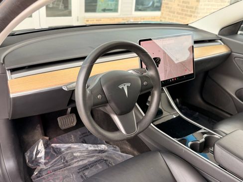 Used 2020 Tesla Model 3 Long Range AWD/4WD image 17