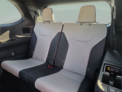 New 2026 Lexus TX 500h AWD image 17