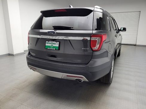 Used 2017 Ford Explorer XLT w/ Equipment Group 202A AWD/4WD image 7