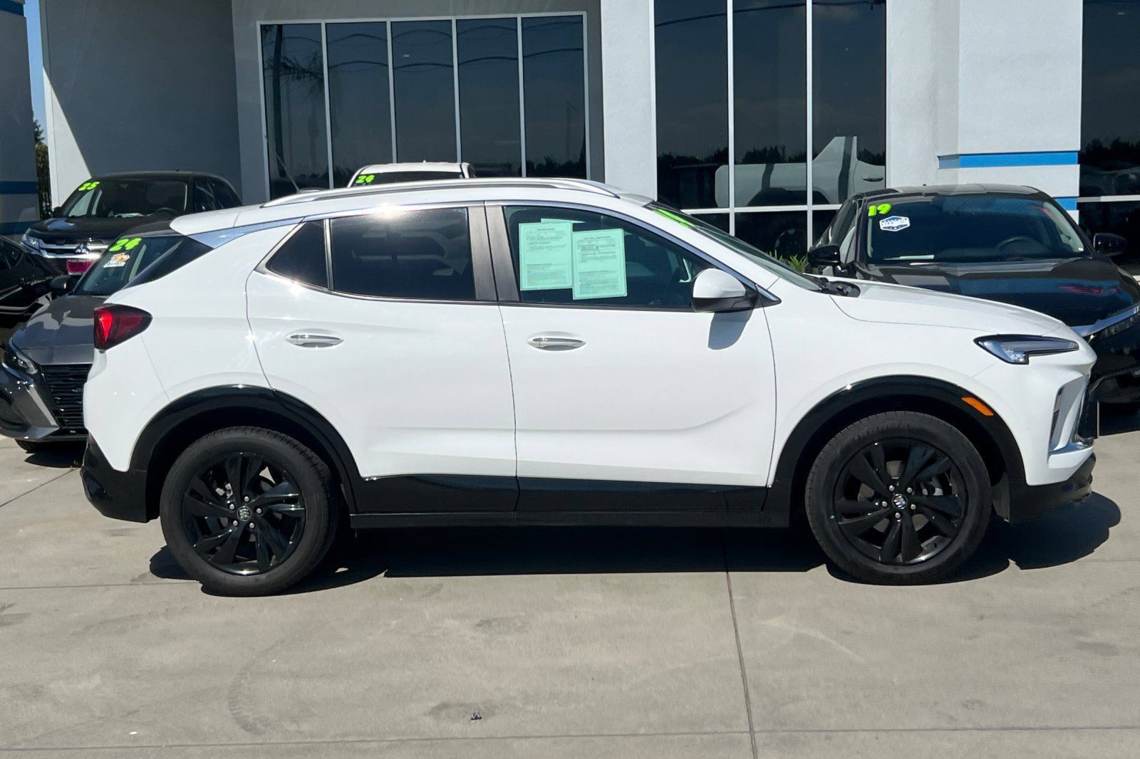 Used 2024 Buick Encore GX Sport Touring FWD image 3