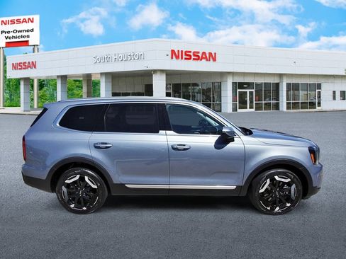 Used 2025 Kia Telluride S FWD image 5