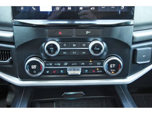 Certified 2022 Ford Expedition XLT image 27