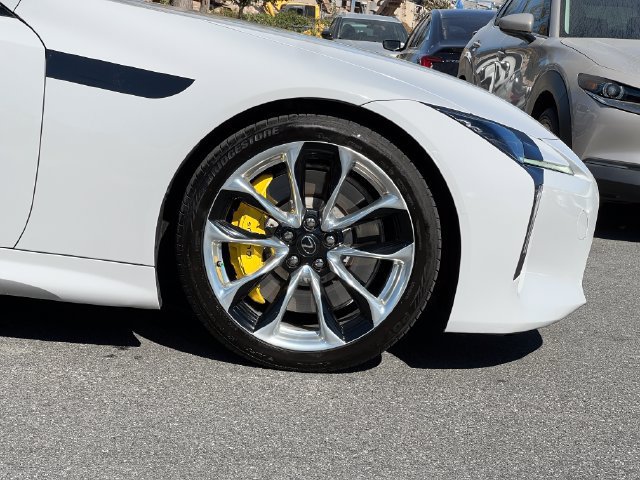 Used 2018 Lexus LC 500 Coupe w/ Touring Package RWD image 33