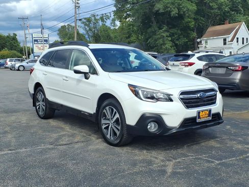 Used 2019 Subaru Outback 2.5i Limited AWD/4WD image 3
