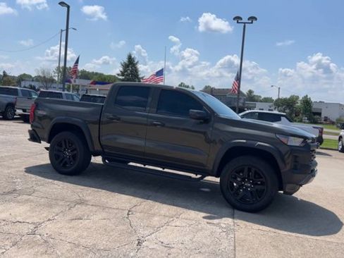 Used 2025 Chevrolet Colorado Trail Boss AWD/4WD image 2