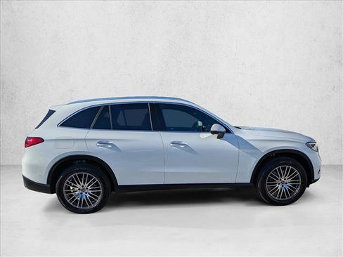 Certified 2025 Mercedes-Benz GLC 300 image 7