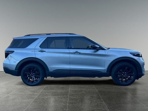 Used 2023 Ford Explorer ST-Line AWD/4WD image 8