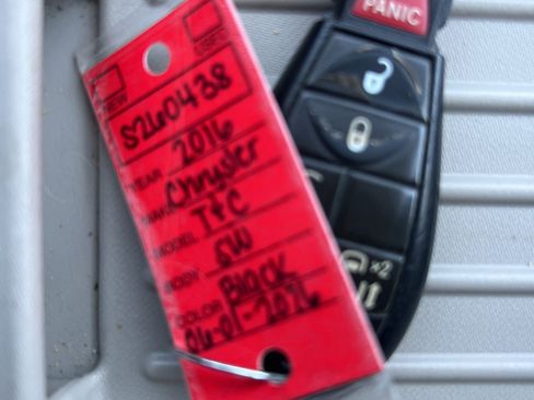 Used 2016 Chrysler Town & Country Touring FWD image 25