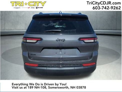 New 2025 Jeep Grand Cherokee L Laredo image 4