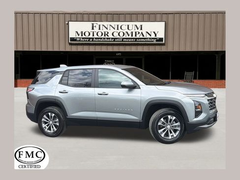Used 2026 Chevrolet Equinox LT FWD image 1